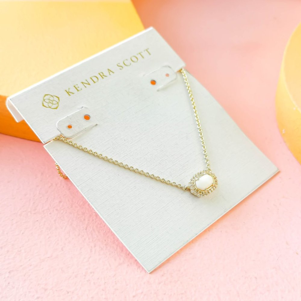 Kendra Scott - Chelsea White Pearl Gold Pendant Necklace - Picture 2 of 3